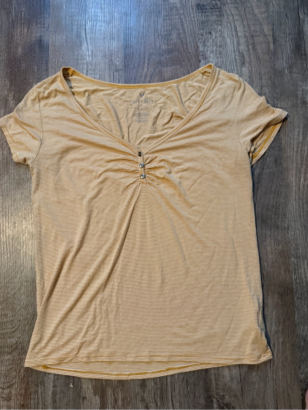 American Eagle Tshirt